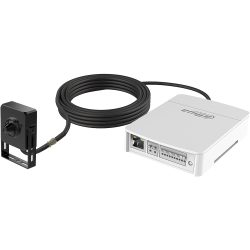 Kompakte CCTV-Kamera mit Kabelverbindung, bestehend aus einer kleinen schwarzen Kameraeinheit und einem weißen Hauptgerät mit mehreren Anschlüssen.