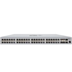 Ein Netzwerk-Switch mit 48 Ethernet-Ports und zusätzlichen SFP-Ports an der Vorderseite, in einem silbernen Gehäuse.