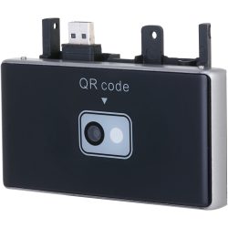 Ein schwarzes QR-Code-Lesegerät mit USB-Anschluss oben, einem großen Objektiv in der Mitte und Aufschrift "QR code" darüber.