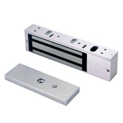 Ein silberfarbener elektromagnetischer Türöffner mit einem rechteckigen Gehäuse und einer separaten Metallplatte, die zur Verriegelung dient.