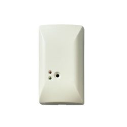 Ein weißes Gehäuse mit zwei kleinen Löchern und einem runden Sensor in der Mitte, vermutlich ein Bewegungsmelder oder ein ähnliches Gerät.