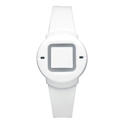 Eine weiße Armbanduhr mit einem minimalistischen Design und einem quadratischen Zifferblatt ohne sichtbare Zeiger.