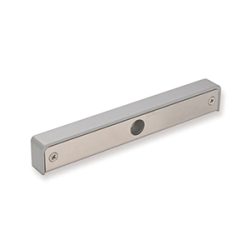 Ein rechteckiger Türsensor in Silber mit einer zentralen Öffnung und zwei Schrauben an den Enden zur Befestigung.
