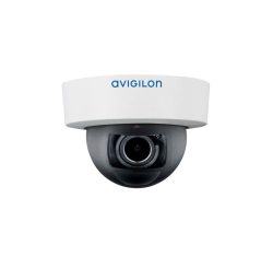 Eine Avigilon Überwachungskamera in Form einer Kuppel, größtenteils in Weiß und Schwarz gehalten, mit sichtbarem Objektiv.