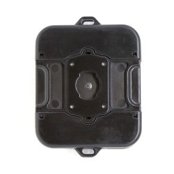 Quadratische schwarze Kunststoffabdeckung mit abgerundeten Ecken und einem zentralen Befestigungsmechanismus.