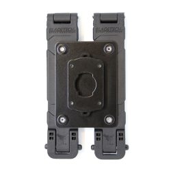 Ein schwarzes Kunststoffbefestigungssystem mit zwei Clips von Blade-Tech, das eine zentrale Montageplatte enthält.
