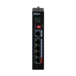 Ein schwarzer Netzwerk-Switch mit vier Ethernet-Ports und farbigen LED-Anzeigen auf der Vorderseite.