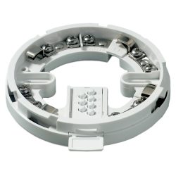 Ein runder, weißer Sockel für einen Rauchmelder mit mehreren Schraubklemmen und Metallkontakten zur Montage.