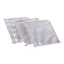 Drei transparente Kunststoffplatten mit prismatischer Struktur, die Licht reflektieren und einen schimmernden Effekt erzeugen.