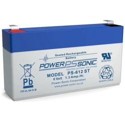 Ein versiegelter, wiederaufladbarer Bleiakku der Marke Power-Sonic, Modell PS-612 ST, mit einer Spannung von 6 Volt und einer Kapazität von 1,3 Ampere-Stunden. Der Akku ist blau-grau, mit Aufschrift und Symbole zur Entsorgung und Wiederverwertung.