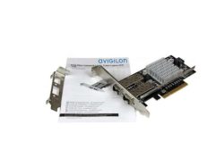 Eine Avigilon PCIe-Netzwerkkarte mit zwei SFP-Ports, Montagematerial und einer Anleitung im Hintergrund.