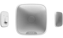 Drei weiße elektronische Geräte mit Lüftungsgittern und dem Logo "AJAX", wahrscheinlich Lautsprecher oder Sensoren.