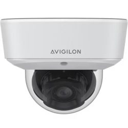Eine weiße Überwachungskamera von Avigilon mit sichtbarem Objektiv hinter einer klaren, halbkugelförmigen Abdeckung.
