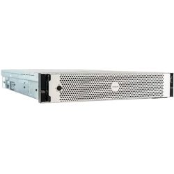 Ein Computer-Server mit perforierter Frontabdeckung in einem silbernen Gehäuse, das für den Rack-Einbau geeignet ist.