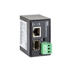 Ein industrieller Medienkonverter mit Ethernet- und Glasfaseranschluss und grüner Klemmenleiste, markiert mit den Bezeichnungen "LINK/ACT", "PWR" und "SW".