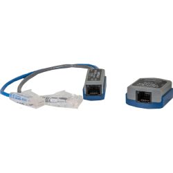 Zwei Netzwerk-Kabeltester und Verbindungskabel mit RJ45-Steckern, dargestellt auf weißem Hintergrund.