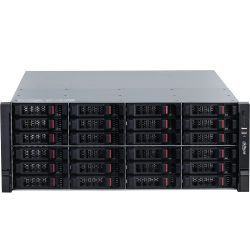 Frontansicht eines Servergehäuses mit mehreren Festplatteneinschüben und Lüftungsgittern, ausgestattet mit einem Einschaltknopf und USB-Anschlüssen auf der rechten Seite.