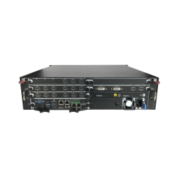 Ein schwarzes elektronisches Rack-Modul mit mehreren Anschlüssen und Schnittstellen auf der Vorderseite, darunter Ethernet-Ports, VGA-Anschluss und weitere Steckplätze.
