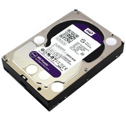 WD Purple SATA-Festplatte mit silbernem Gehäuse und lila Etikett.